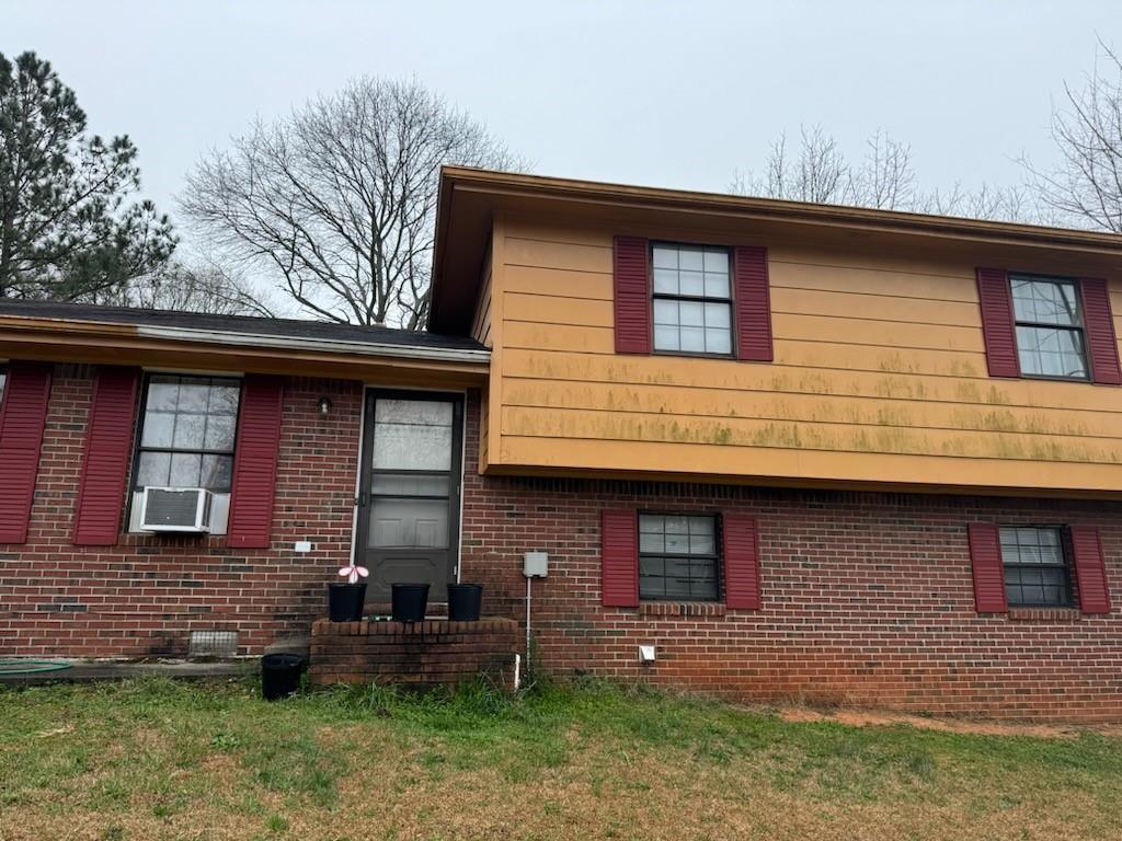 5790 Twain Dr., Ellenwood, GA 30294