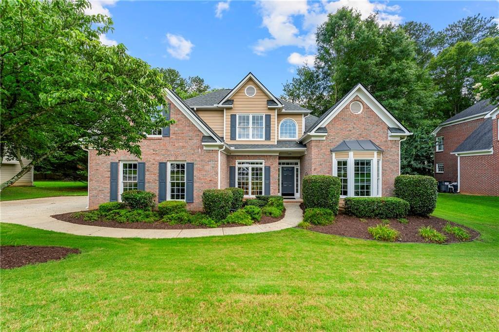 1995 Settindown Dr., Roswell, GA 30075