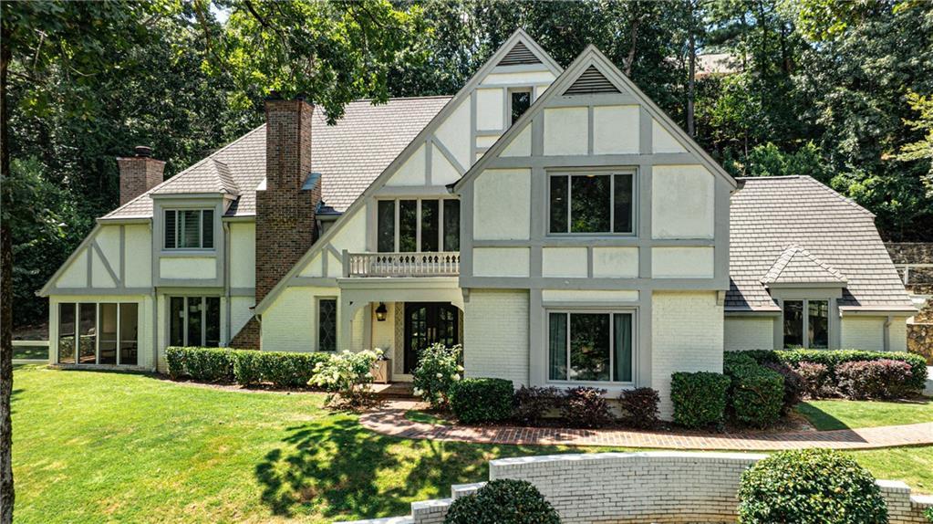 5755 Heards Forest Dr., Atlanta, GA 30328