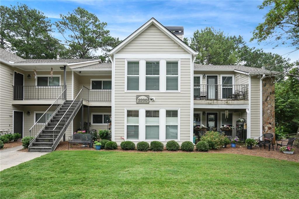 3210 Lake Pointe Cir., Roswell, GA 30075