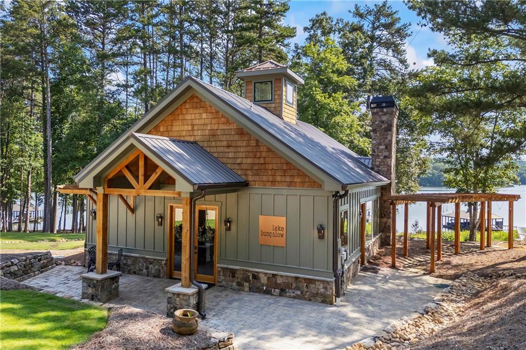 1132 N Edgewater Tr., Toccoa, GA 30577