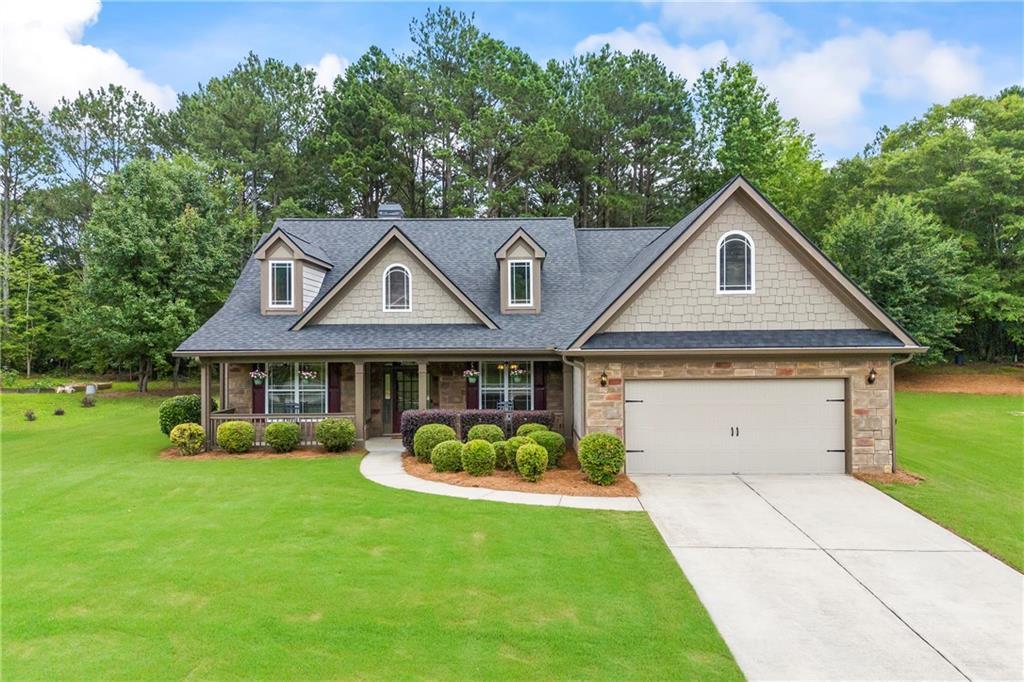 1524 Guthrie Crossing Dr., Loganville, GA 30052