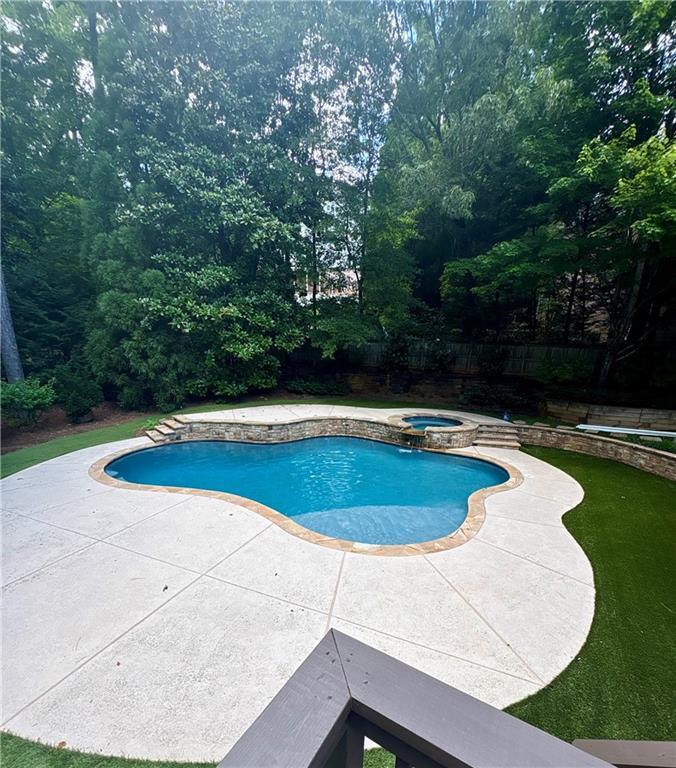 800 Spalding Heights Dr., Atlanta, GA 30350