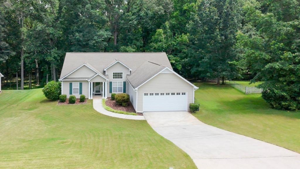 555 Flintlock Dr., Dacula, GA 30019