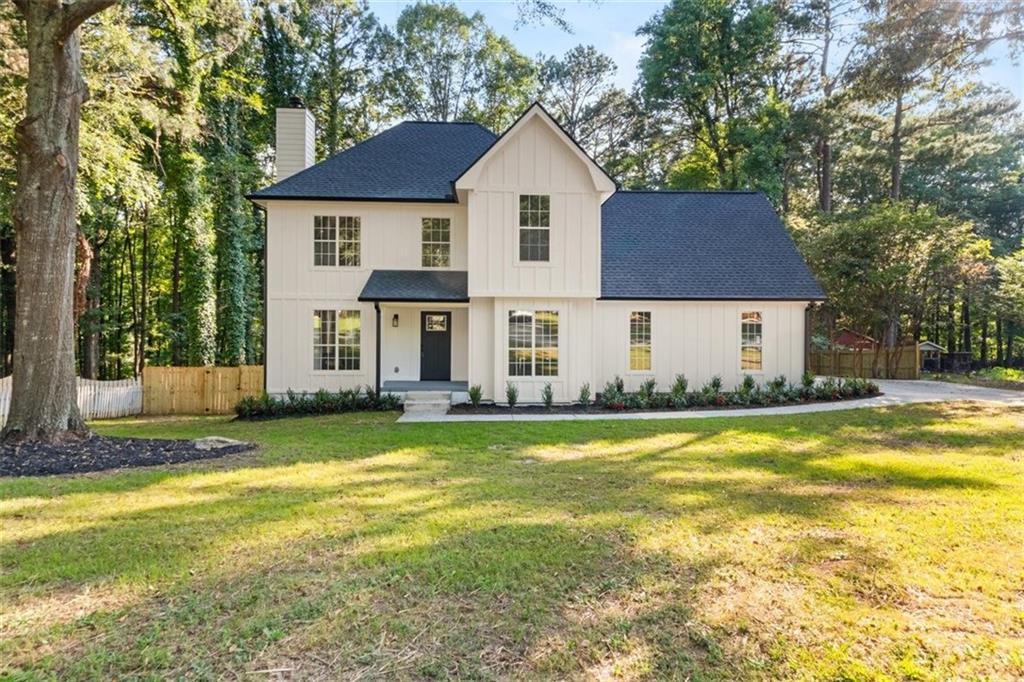 2135 Huntington Dr., Loganville, GA 30052