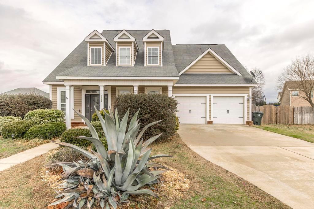 302 Meyers Lake Dr., Warner Robins, GA 31088