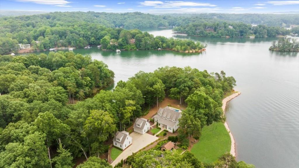 218 Lake Pointe Dr., Gainesville, GA 30506