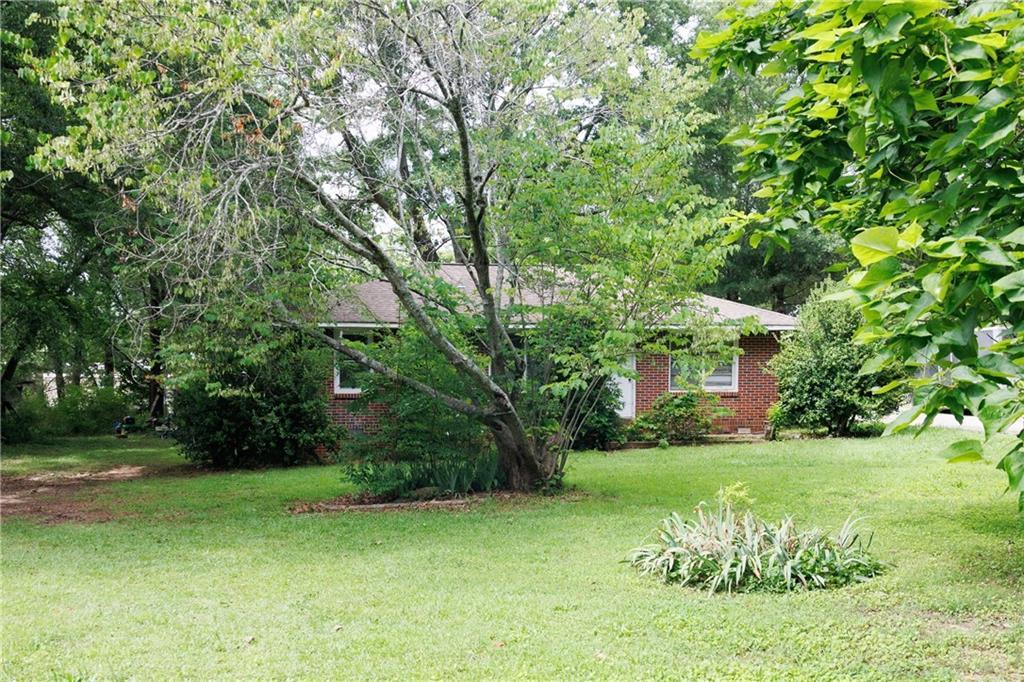 127 Perry St., Loganville, GA 30052