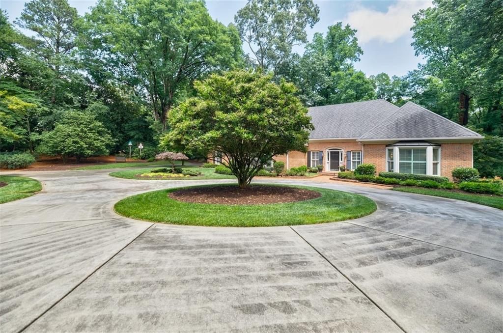 3030 Spalding Dr., Sandy Springs, GA 30350