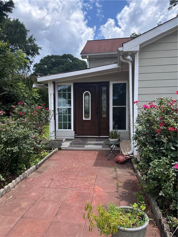 702 Moon Rd., Lawrenceville, GA 30046