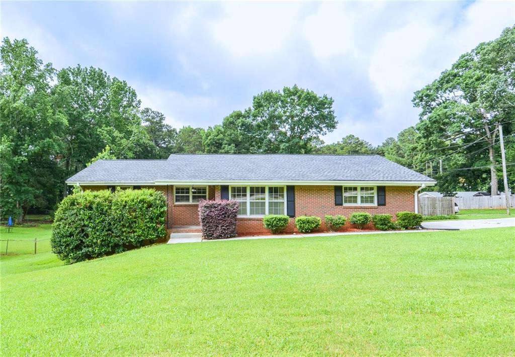 879 Old Tucker Rd., Stone Mountain, GA 30087