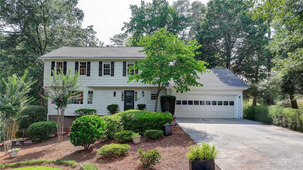 3825 Creekview Dr., Marietta, GA 30068