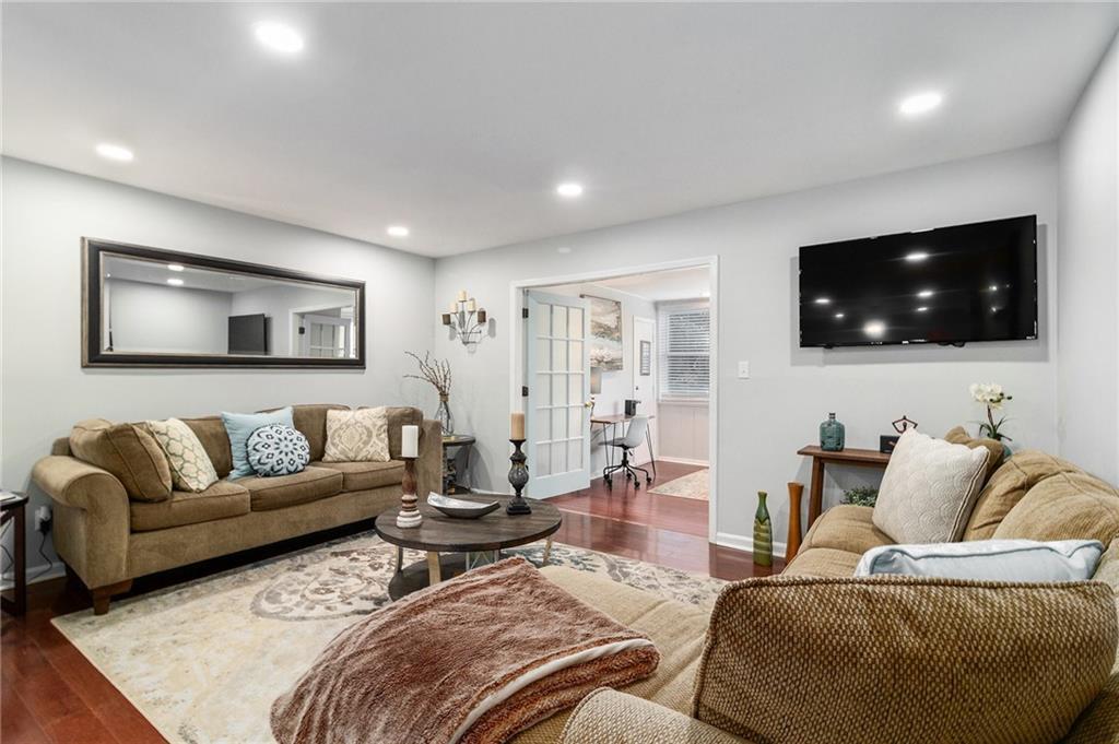 64 Montre Sq., Atlanta, GA 30327