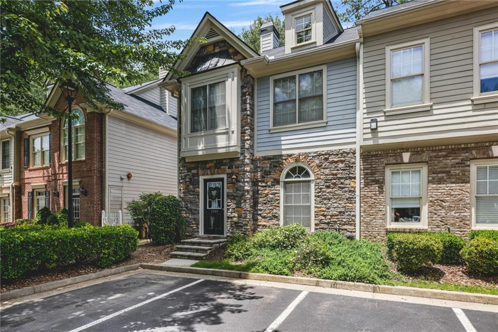 1244 Harris Commons Pl., Roswell, GA 30076