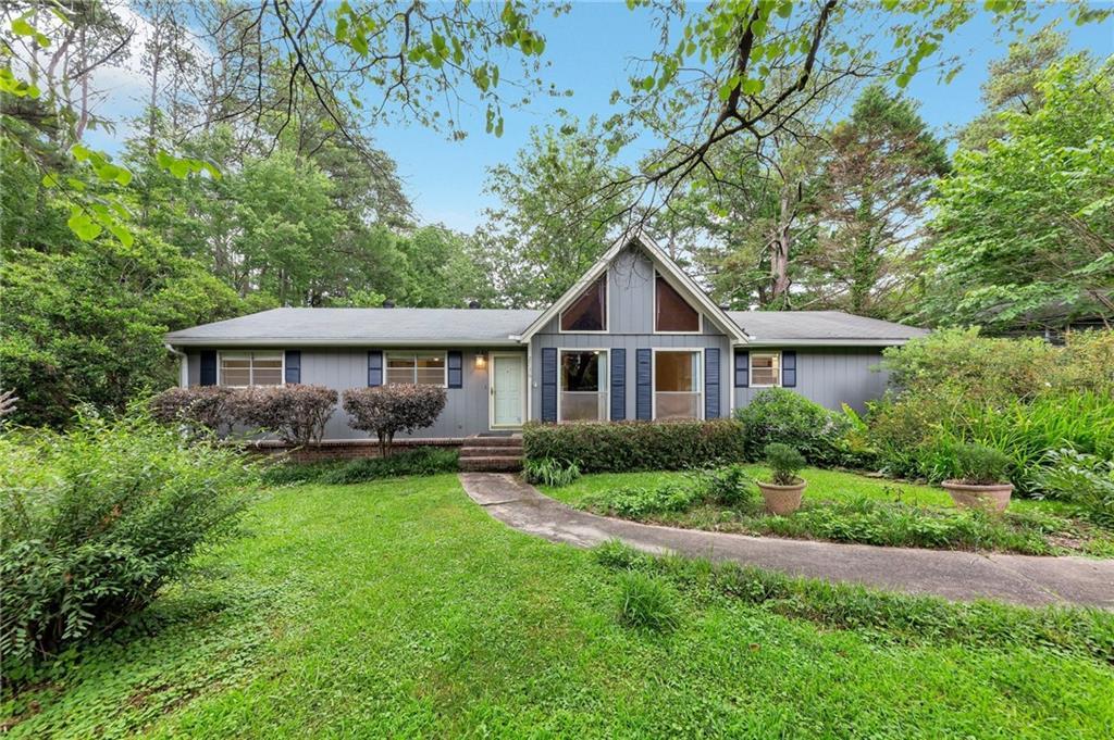 2736 Whisper Tr., Douglasville, GA 30135