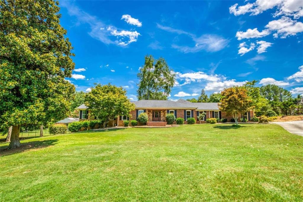3700 Tom Brewer Rd., Loganville, GA 30052