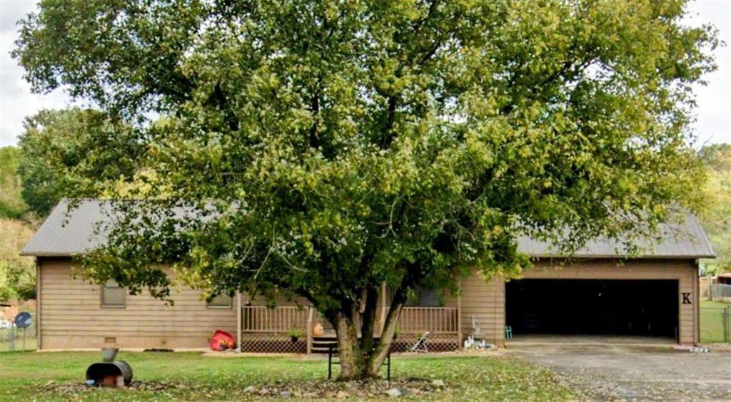4431 Three Bridges Rd., Gillsville, GA 30543
