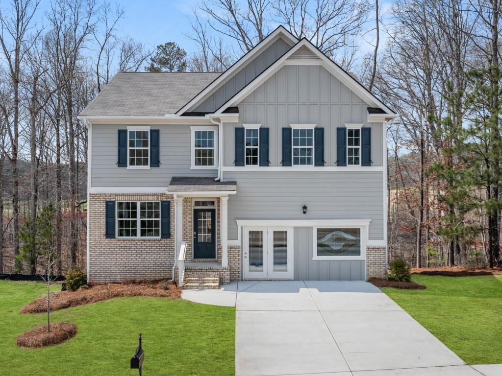 124 Fallen Oak Dr., Dallas, GA 30132