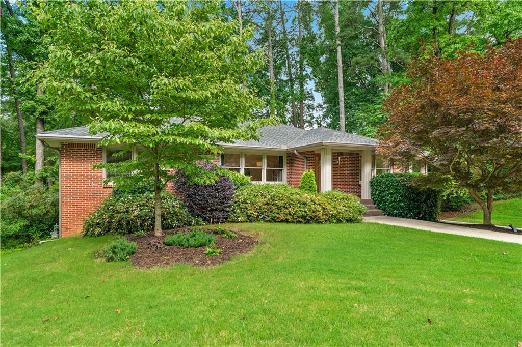 1502 N Amanda Cir., Atlanta, GA 30329
