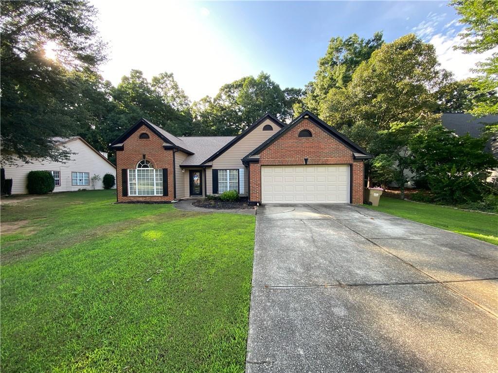 5637 Newberry Point Dr., Flowery Branch, GA 30542