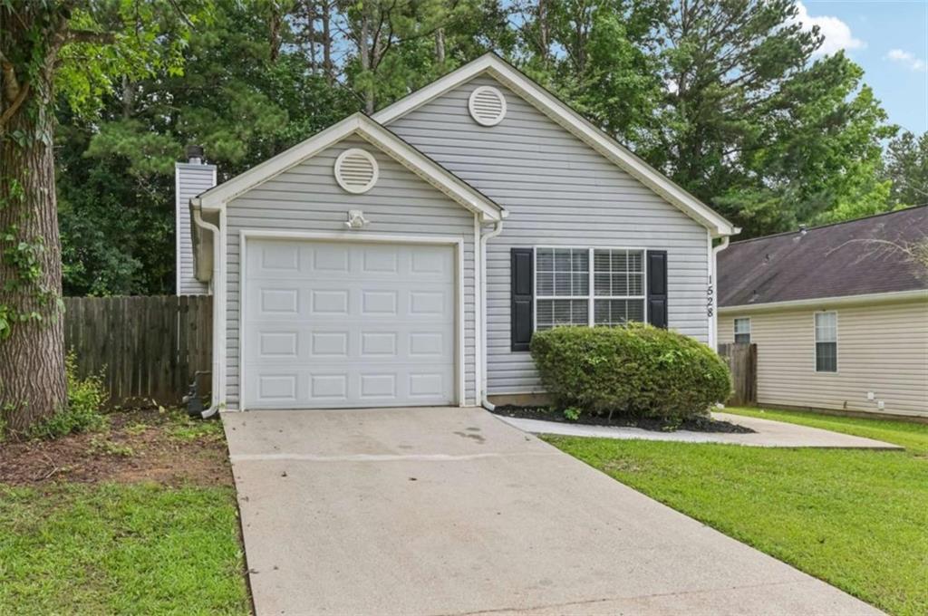 1528 Wembley Dr., Douglasville, GA 30134
