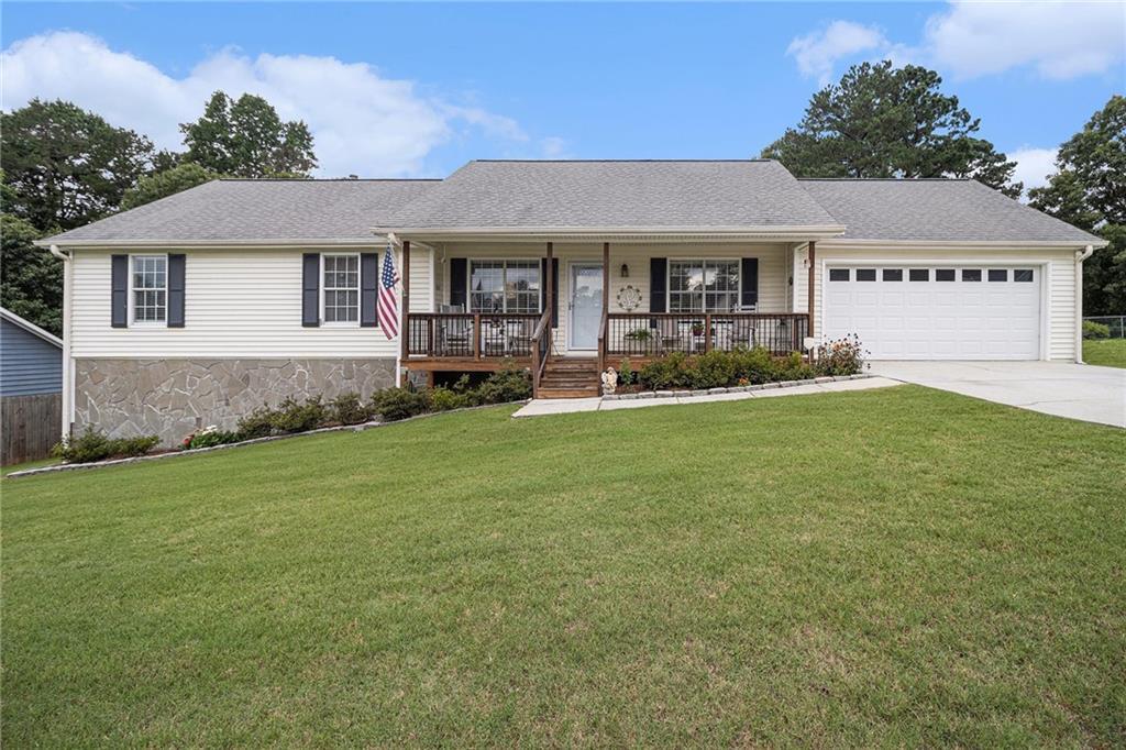 1250 Timber Walk Dr., Loganville, GA 30052