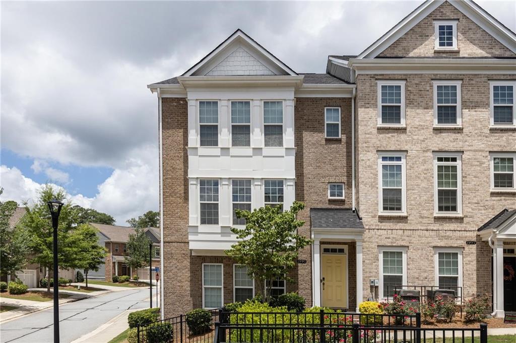 1995 Bryant Park Ln., Decatur, GA 30033
