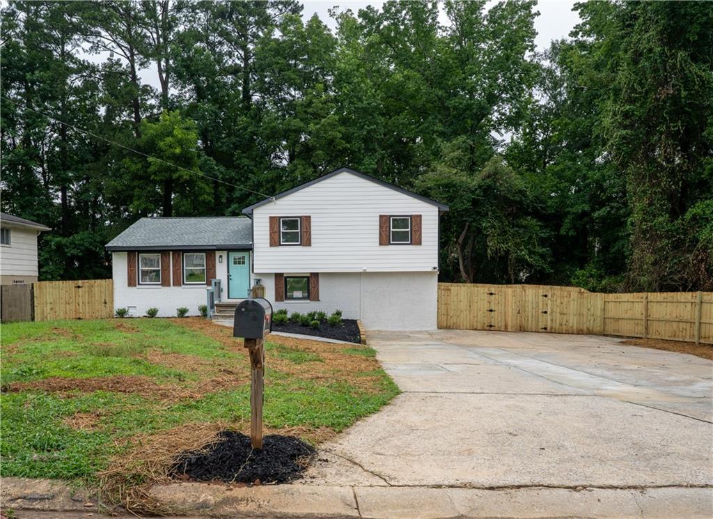 6050 Randy Ln., Ellenwood, GA 30294