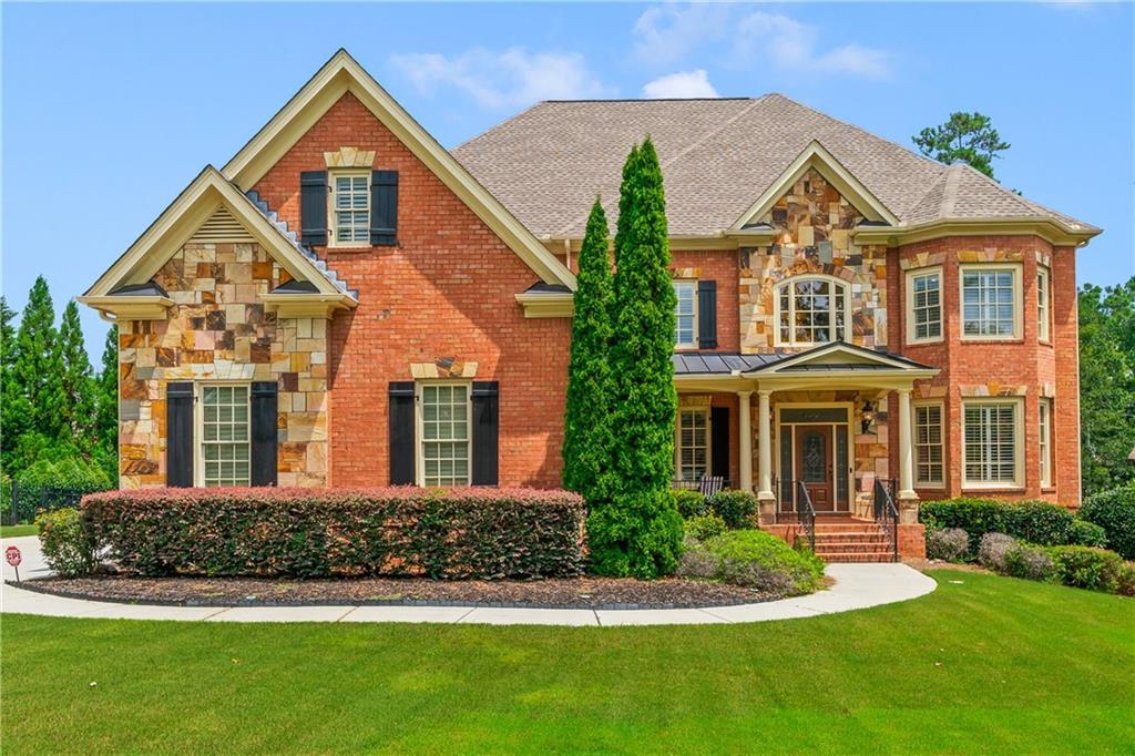 2832 Springbluff Ln., Buford, GA 30519