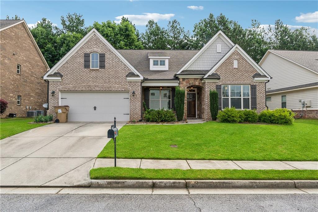 430 La Perla Dr., Sugar Hill, GA 30518