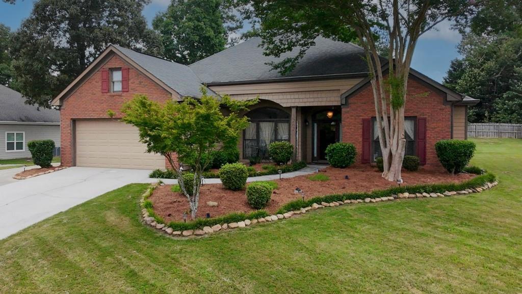 3262 Beech Hollow Ct., Loganville, GA 30052