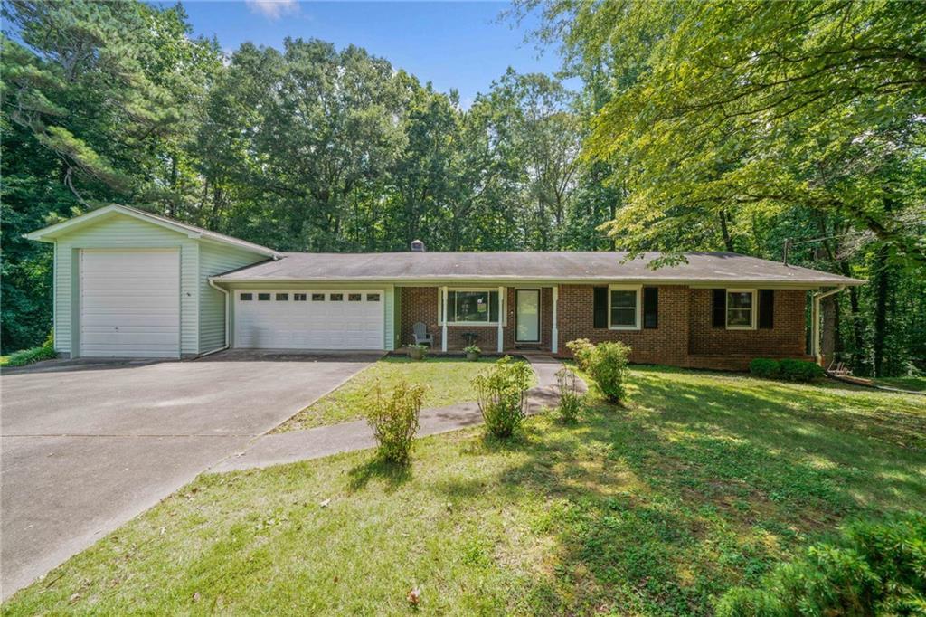 200 Dogwood Dr., Canton, GA 30114