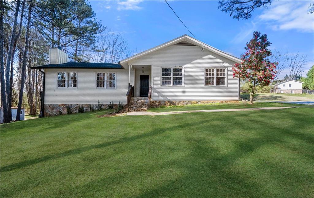 374 Lamancha Ct., Lawrenceville, GA 30044