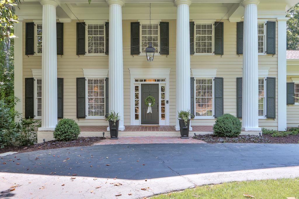 575 Valley Hall Dr., Sandy Springs, GA 30350
