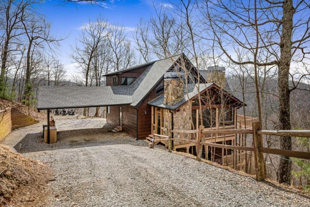 305 Enchanting Cir., Morganton, GA 30560