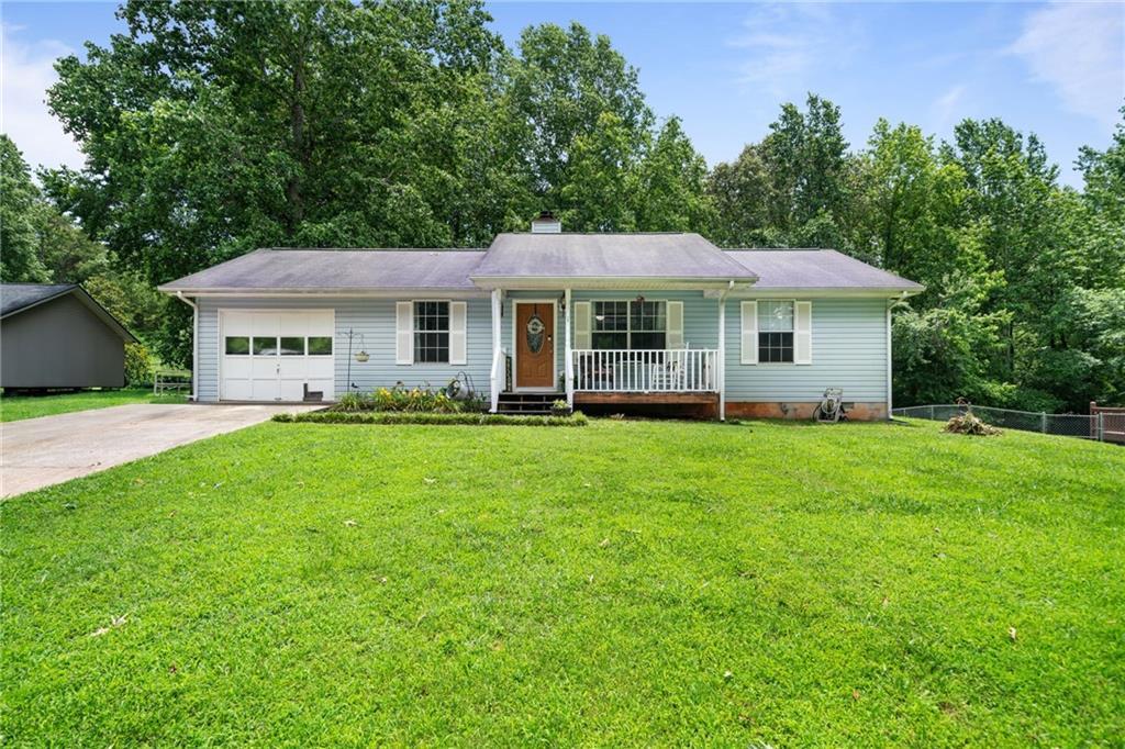 5614 North Hall Pl., Murrayville, GA 30564