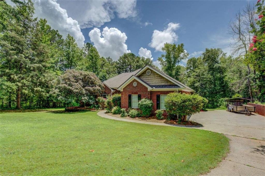 1041 Flat Rock Rd., Covington, GA 30014