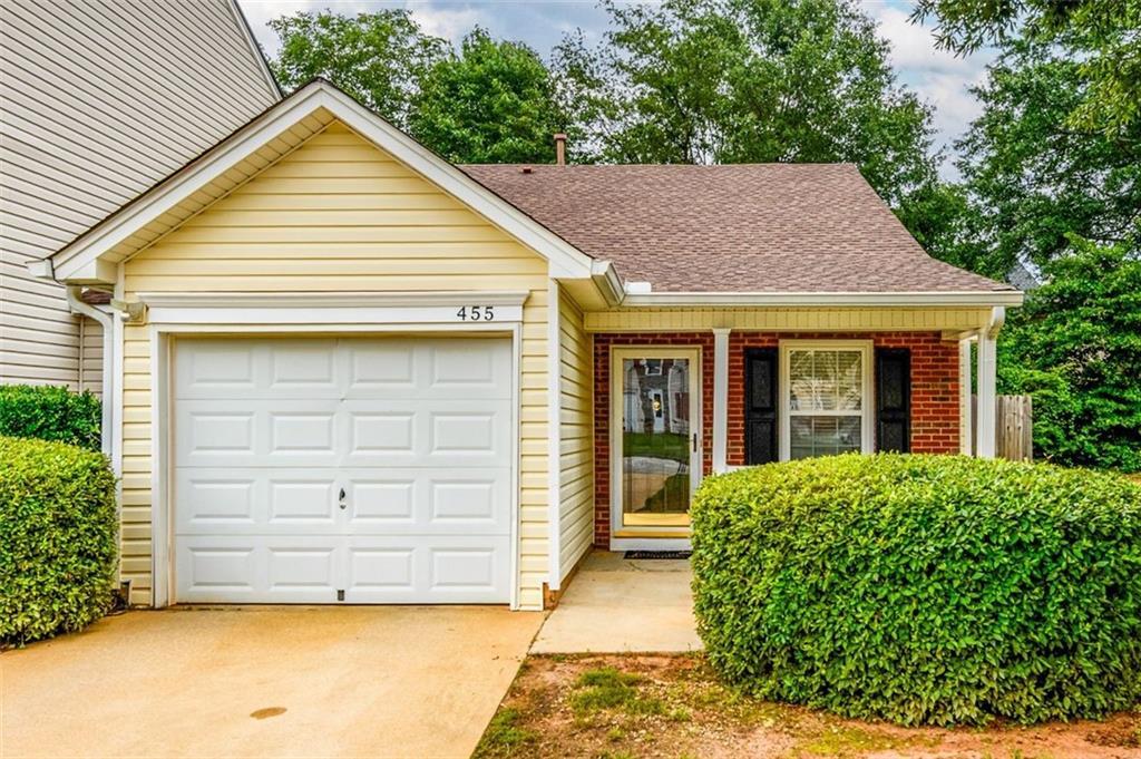455 Lakeside Cir., Covington, GA 30016