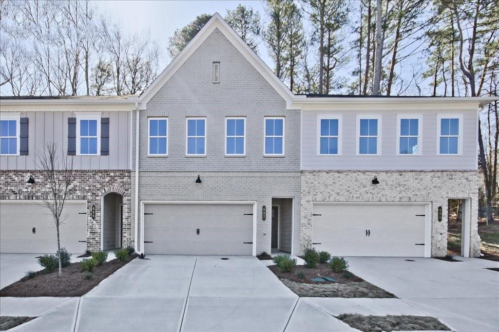 687 Sunstone Ln., Lawrenceville, GA 30043