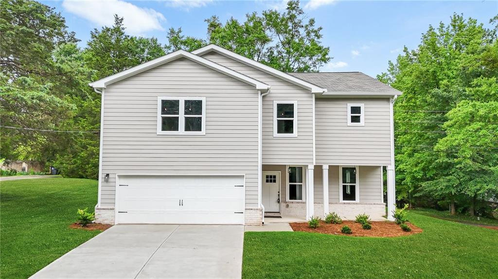 156 Club Cir., Stockbridge, GA 30281