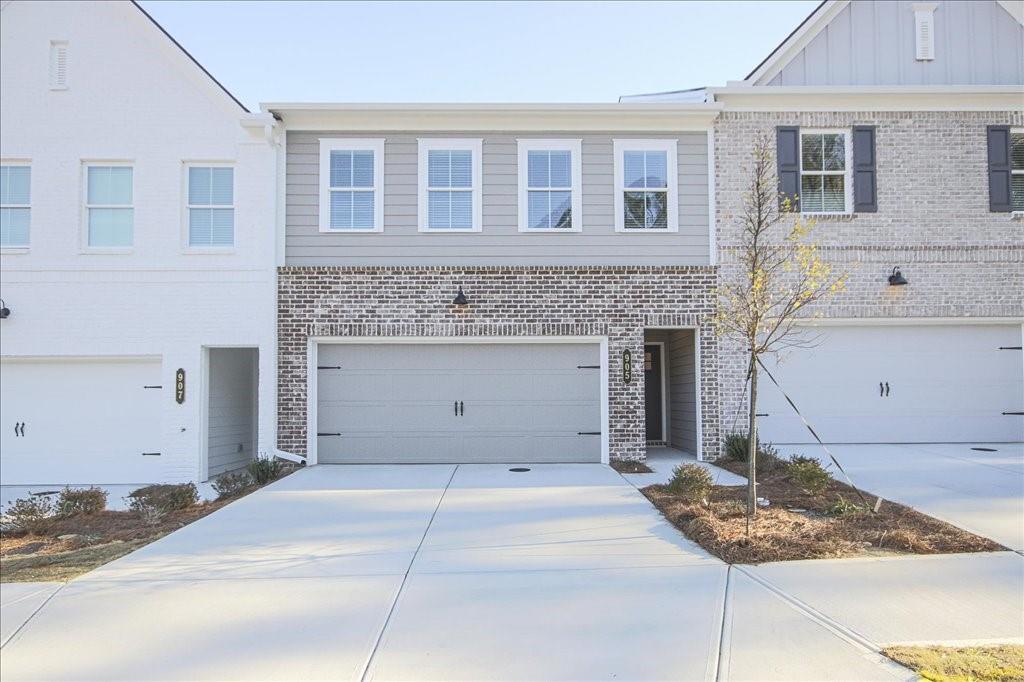 905 Agate Ln., Lawrenceville, GA 30043