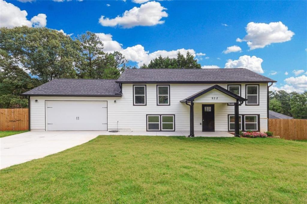 932 Brian Ln., Forest Park, GA 30297