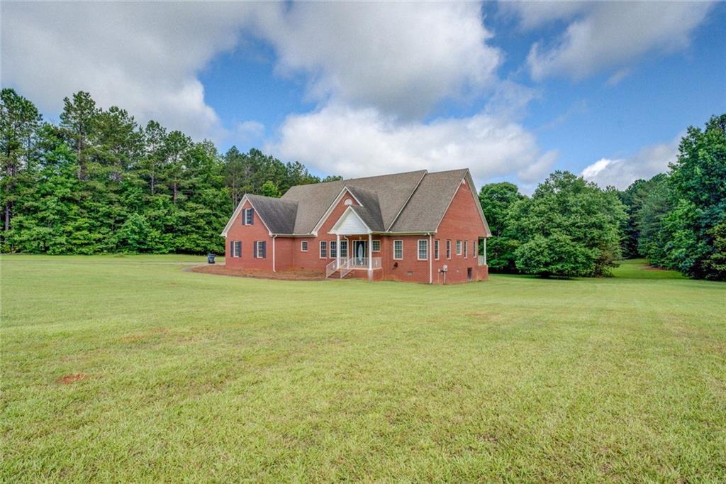 172 Lakeview Dr., Newborn, GA 30056
