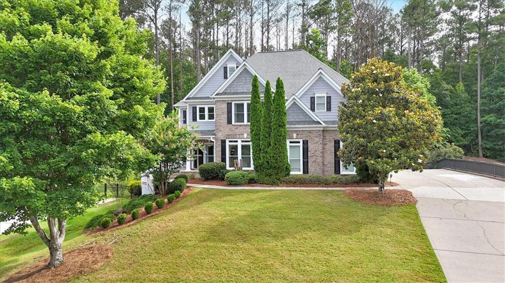 212 Thorncliff Way, Acworth, GA 30101