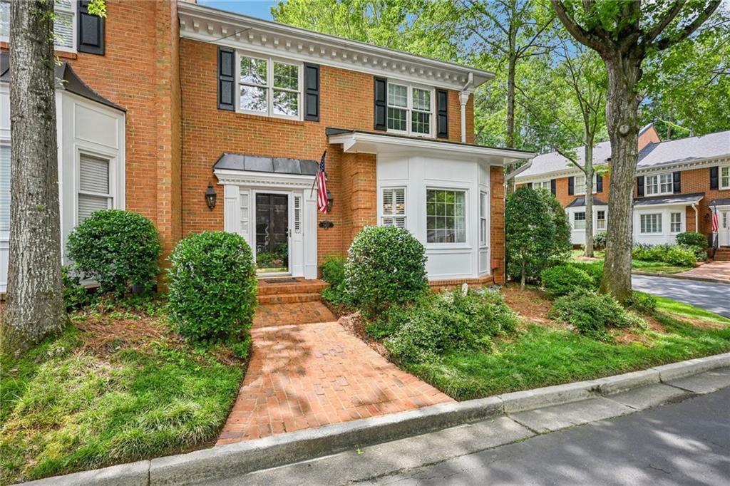 5427 Trentham Dr., Atlanta, GA 30338