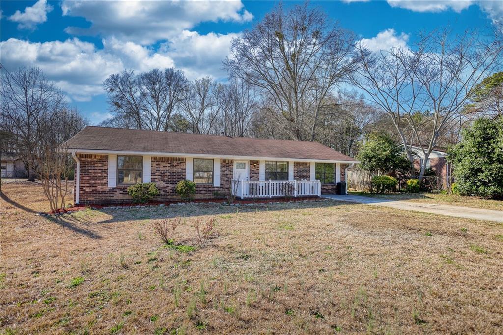 11 Grove Ln., Hampton, GA 30228
