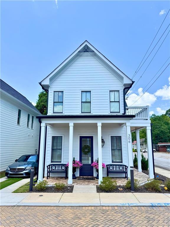 306 Clarendon Ct., Gainesville, GA 30501