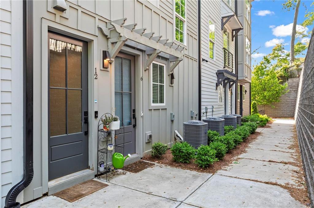 12 Becker Pl., Atlanta, GA 30307