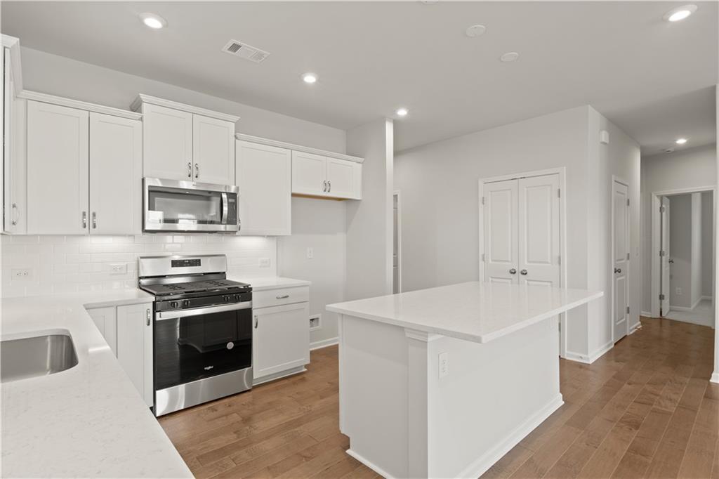 141 Park Ln., Fairburn, GA 30213