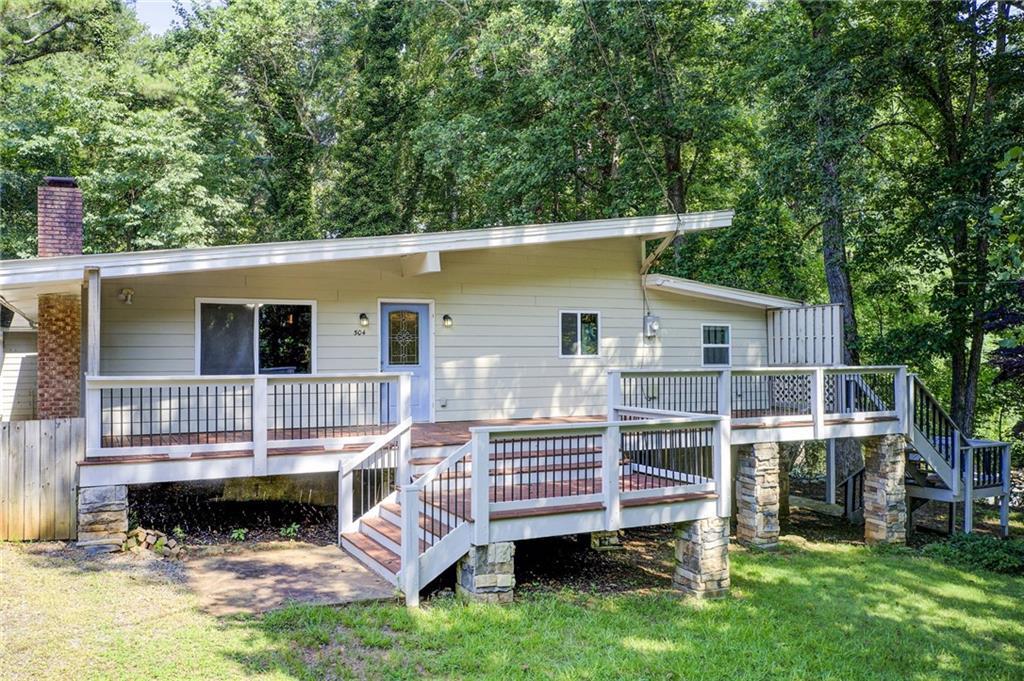 504 N Little Victoria Rd., Woodstock, GA 30189